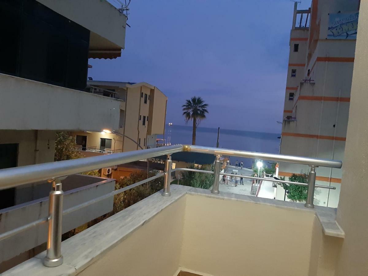 Amras House Hotell Durrës Eksteriør bilde